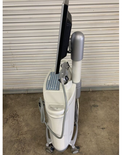 A dentist actively using the iTero HD2.9 scanner to capture detailed scans of a patient's mouth during a dental examination. Dentist using iTero HD2.9 Intraoral Scanner on a patient