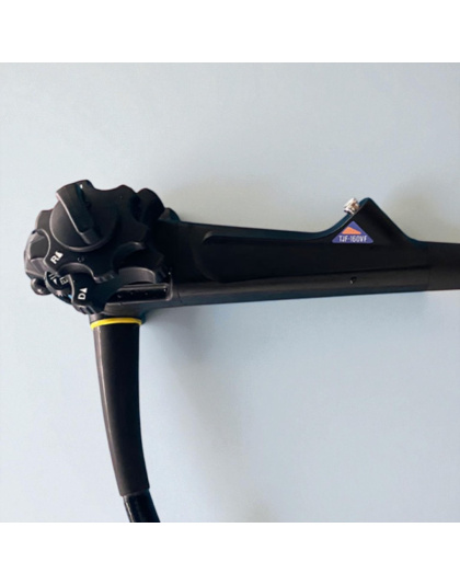 Highlights the large instrument channel enabling versatile therapeutic device use. Wide 4.2mm Instrument Channel